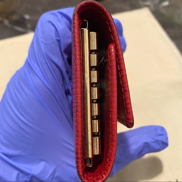 ❤️❤️SOLD SOLD❤️❤️Authentic Louis Vuitton key case in epi leather - Picture 5 of 8